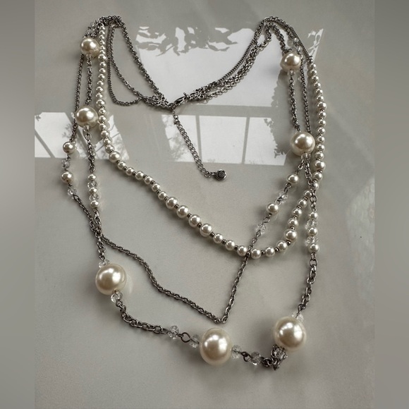 Vintage-Inspired Three-Strand Silver Tone Clear Beads & Faux Pearls Necklace - Picture 2 of 6